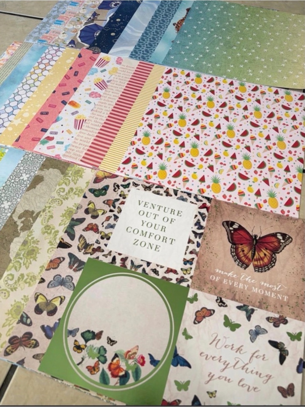 Scrapbook Paper 35 sheets - Picture 2 of 5